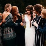 ways to be a good wedding guest